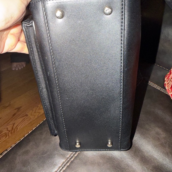 Kate Spade Black and Tan Satchel EUC. Clean inside and out. Gorgeous - Picture 4 of 6